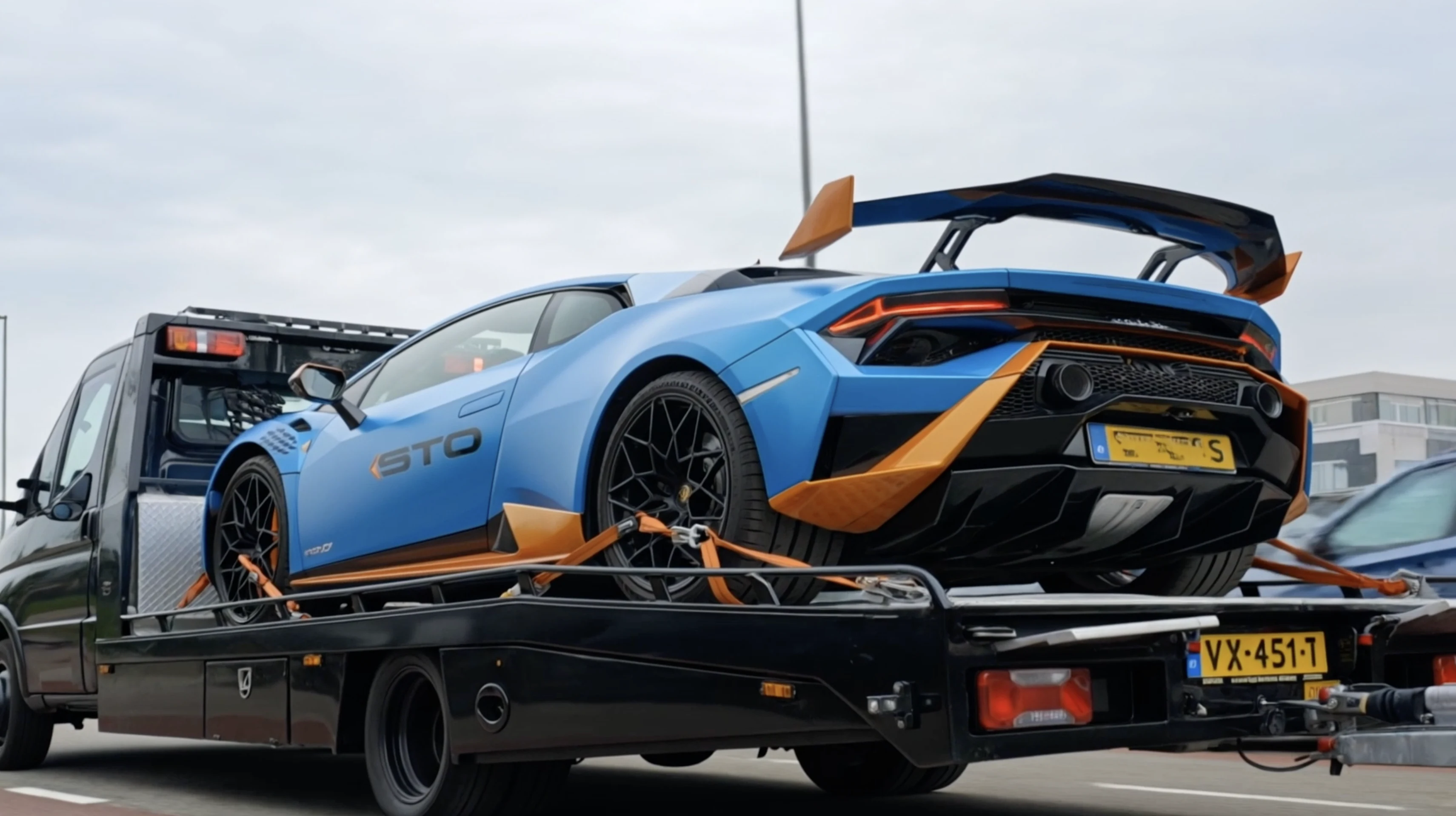 Autotransport onderweg in Noord-Holland